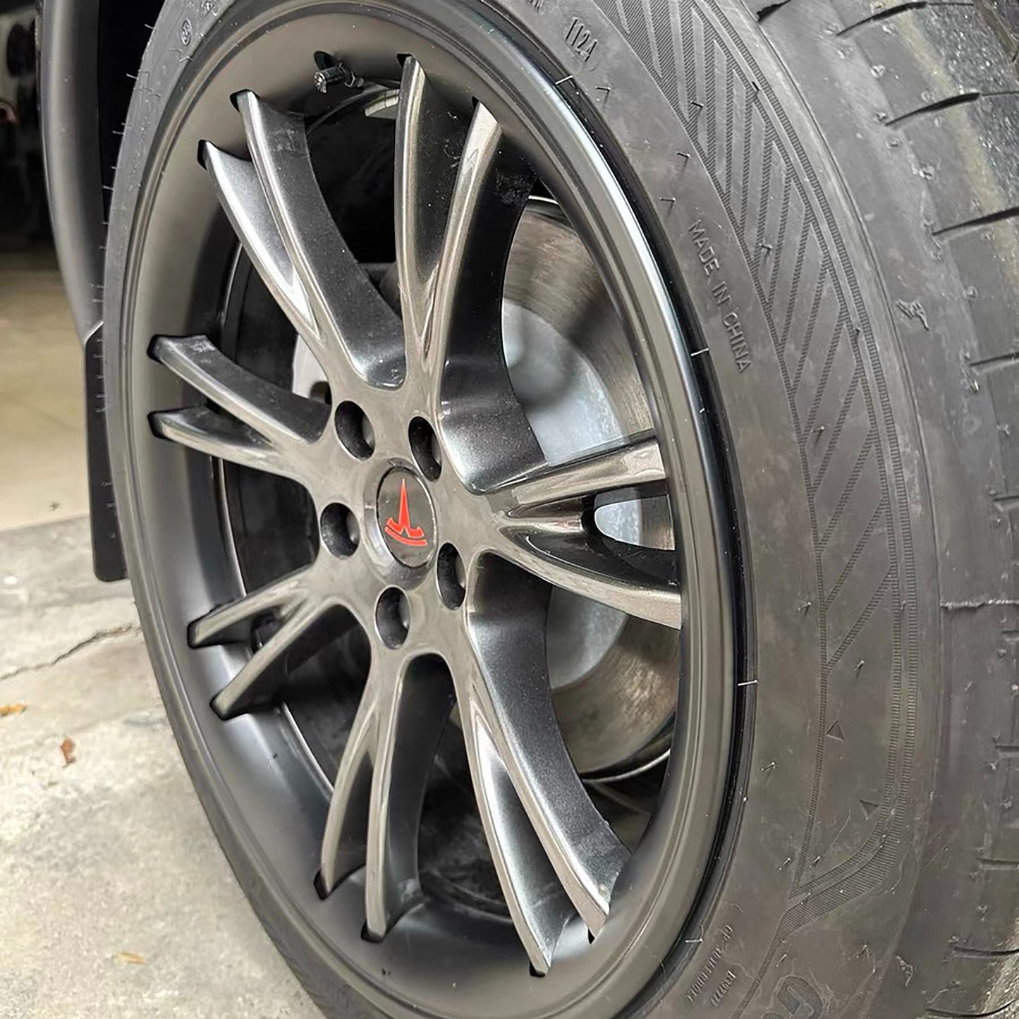 Custom Rim Protector for Tesla Model Y 19'' Gemini Wheels - Stylish & Curb Rash Protection