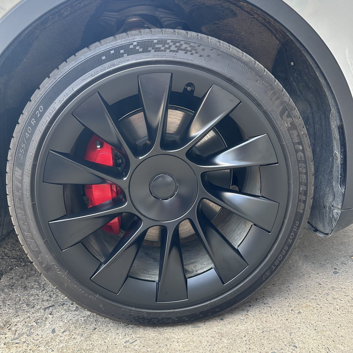 Rim Protector for Tesla Model Y 20'' Induction Wheels - Stylish & Protection