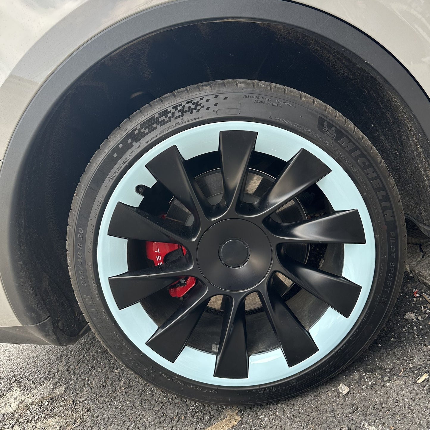 Rim Protector for Tesla Model Y 20'' Induction Wheels - Stylish & Protection