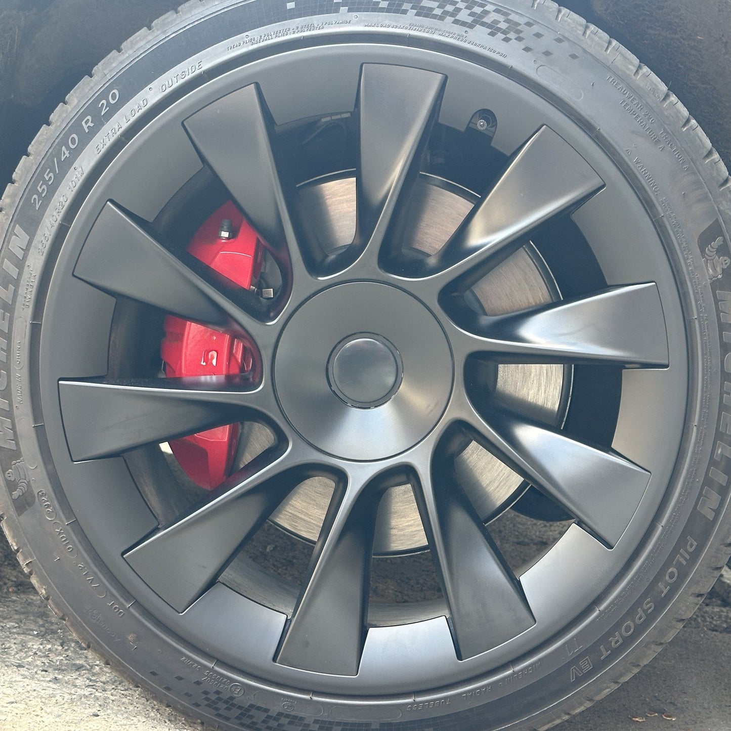 Rim Protector for Tesla Model Y 20'' Induction Wheels - Stylish & Protection