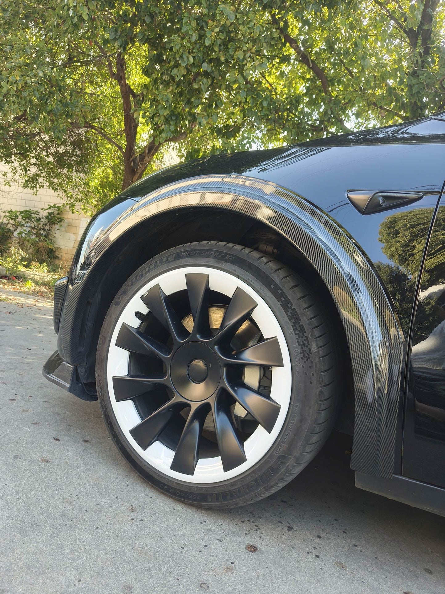 Rim Protector for Tesla Model Y 20'' Induction Wheels - Stylish & Protection