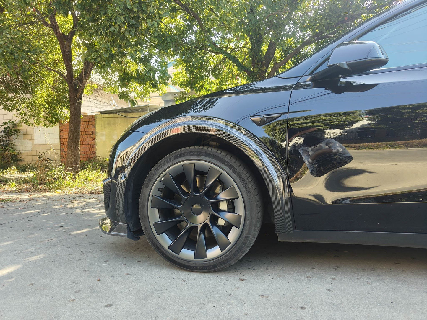 Rim Protector for Tesla Model Y 20'' Induction Wheels - Stylish & Protection