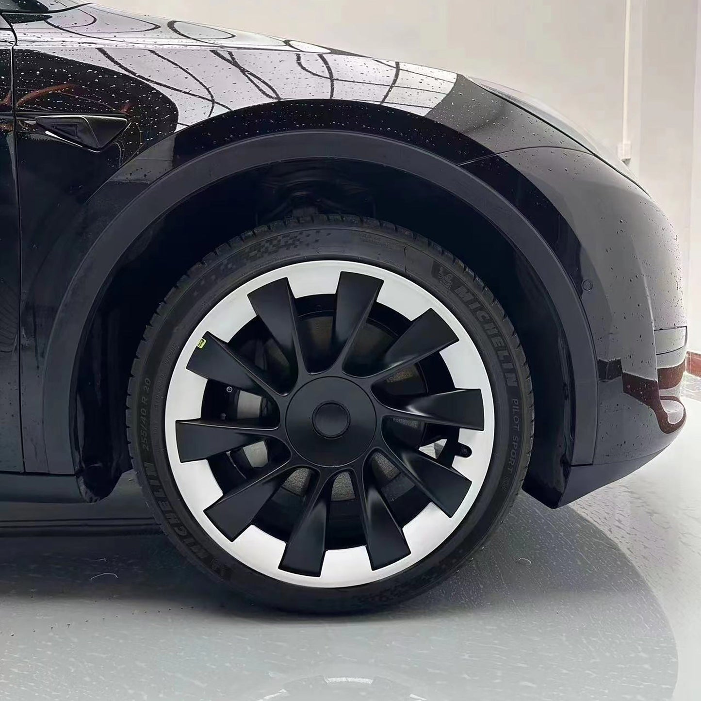 Rim Protector for Tesla Model Y 20'' Induction Wheels - Stylish & Protection
