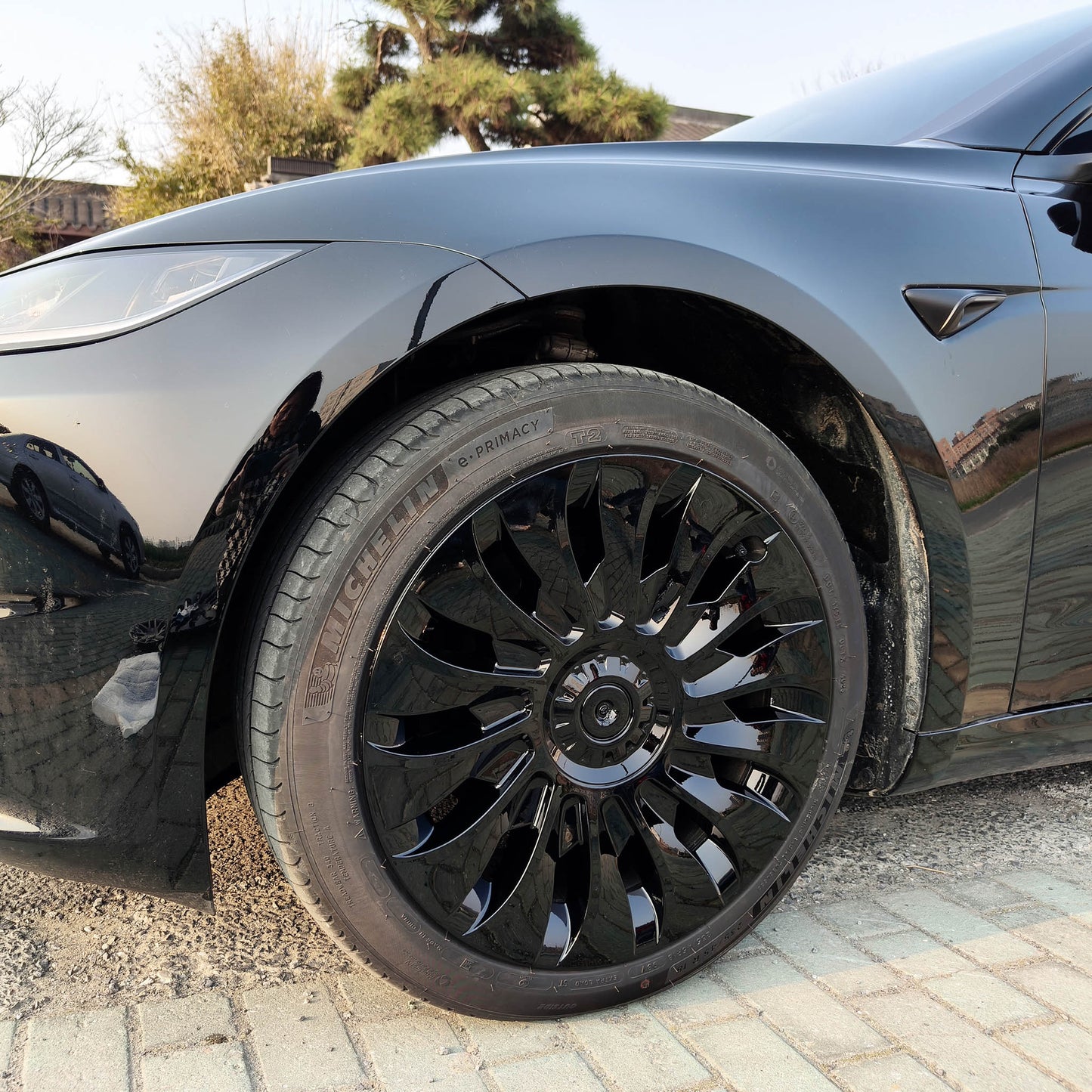 UberTurbine Style Wheel Covers for 2024+ Model 3 18-Inch Photon Wheels– Symmetrical & Protect in Style