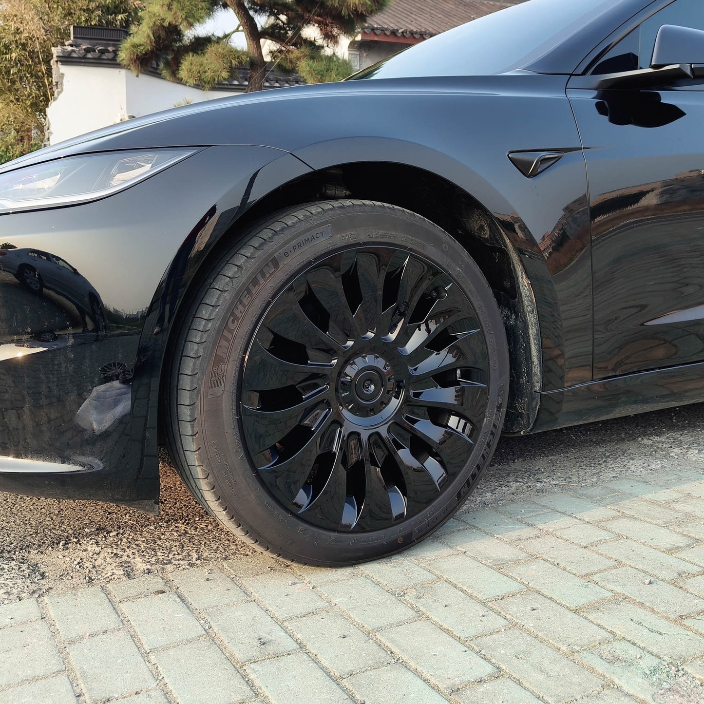 UberTurbine Style Wheel Covers for 2024+ Model 3 18-Inch Photon Wheels– Symmetrical & Protect in Style